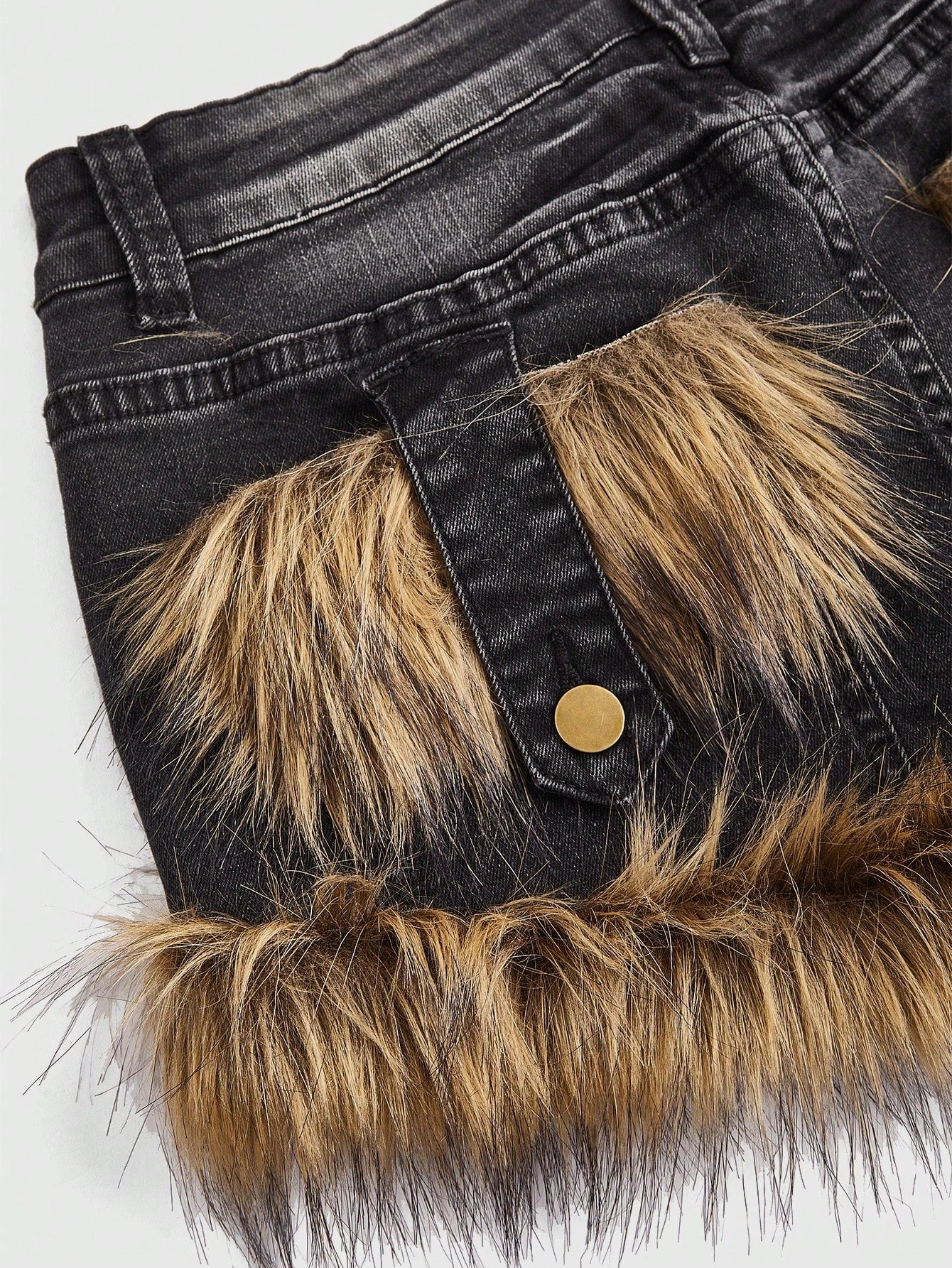 R4G3 PATCH SHORTS