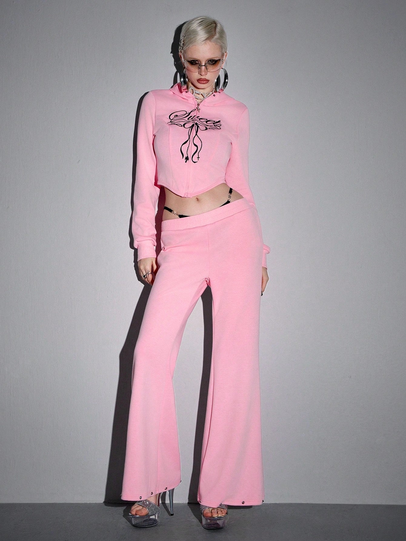 SLASH.G1RL™ - Set Cropped + Moletom com Backcut e Laço Letal
